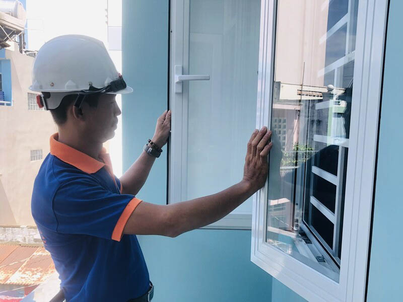 Dịch Vụ Sửa Nhà 24H kiểm định hệ thống cửa nhôm kính