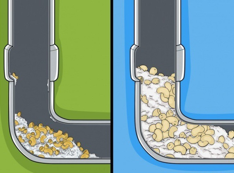 Xifon tắc nghẽn có thể gây ra mùi hôi nhà vệ sinh